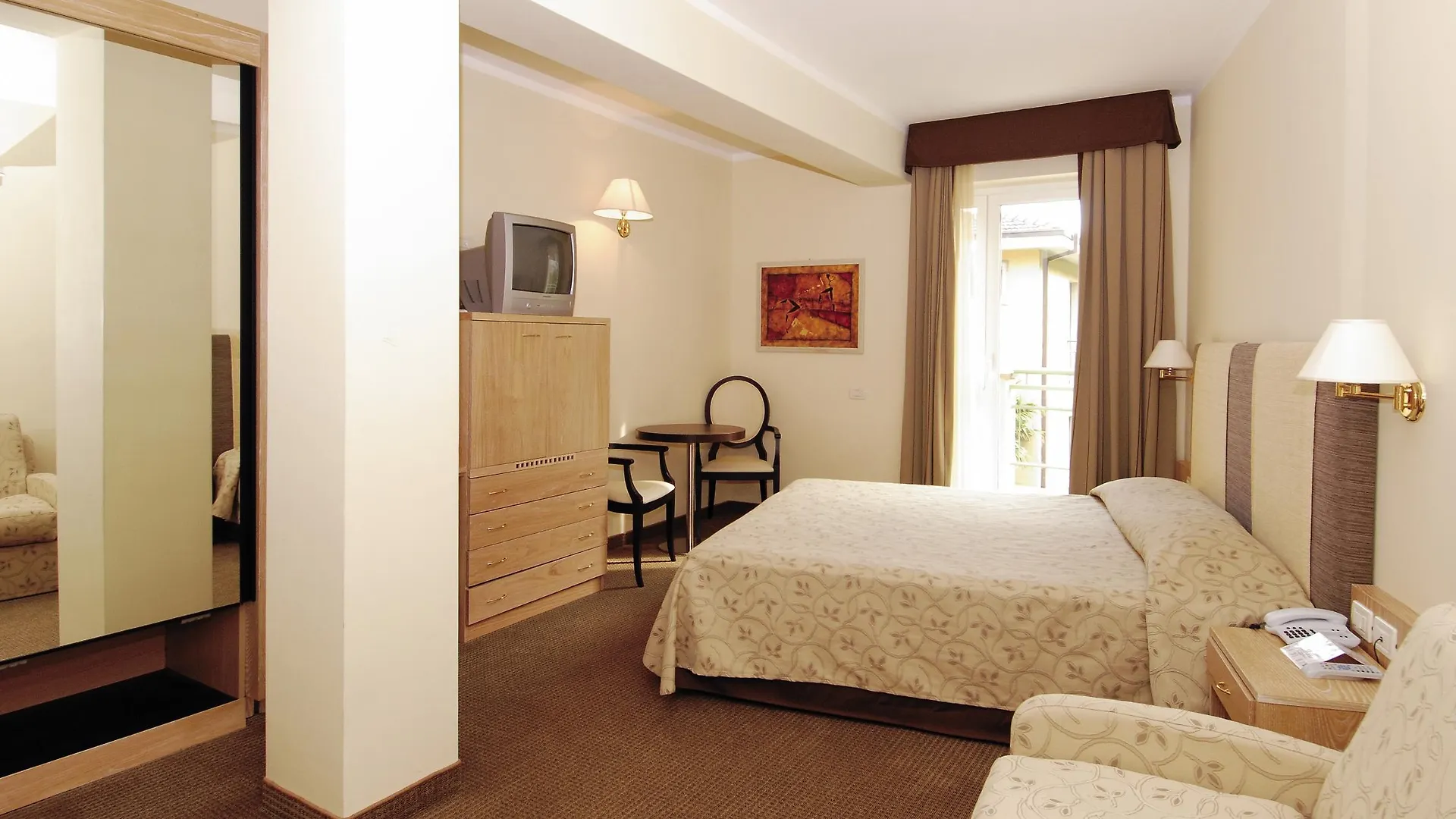 Hotel Cristina Limone sul Garda 3*,  Italy