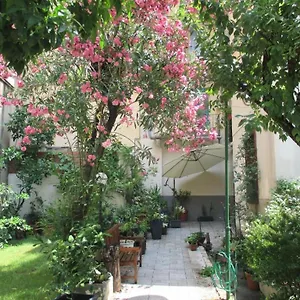 https://il-giardino-degli-oleandri-la-spezia.hotelitalianriviera.com